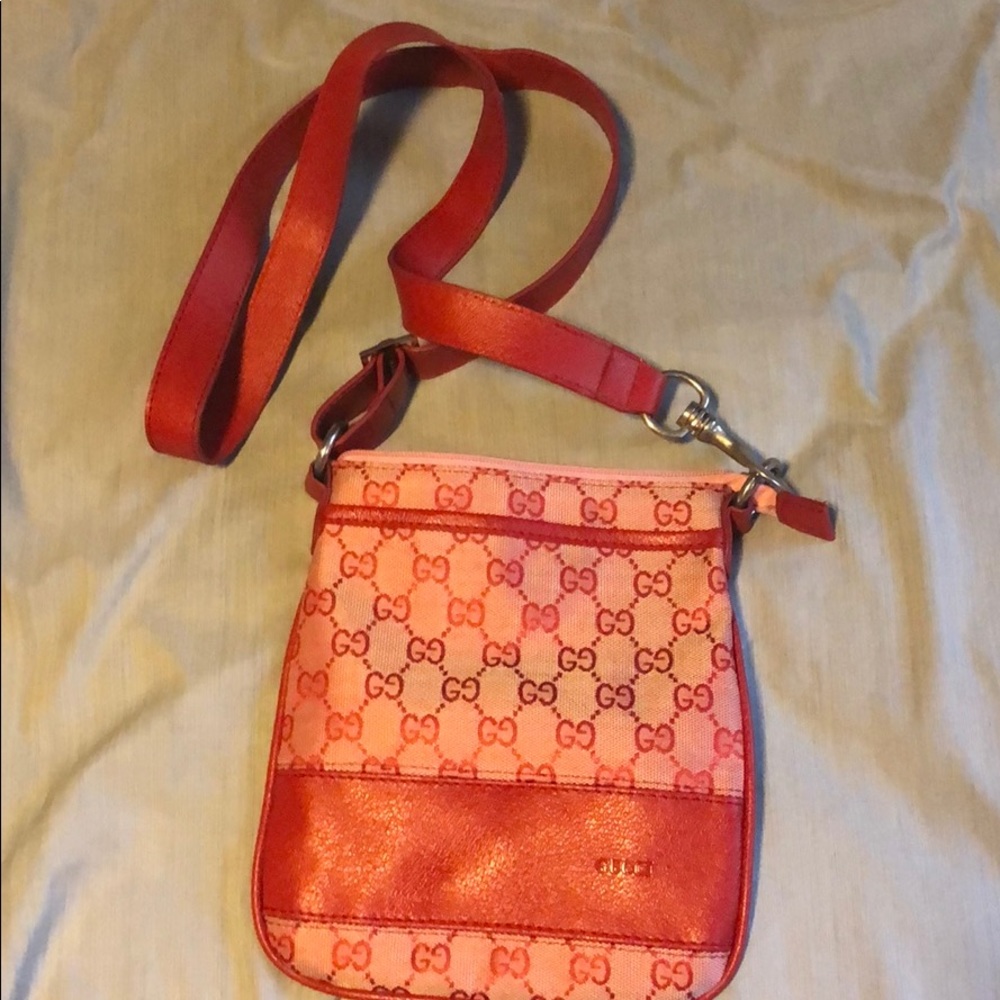 Gucci cross body bag!!